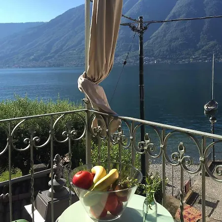 Colonno Sleeps 8 Ferienhaus Sala Comacina