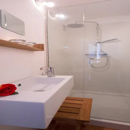 Holiday home Colonno Sleeps 8 Sala Comacina