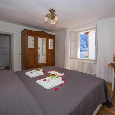 Holiday home Colonno Sleeps 8
