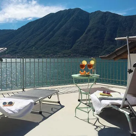 Holiday home Colonno Sleeps 8 Sala Comacina