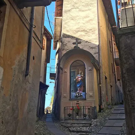 Holiday home Colonno Sleeps 8 Sala Comacina