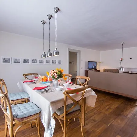 Colonno Sleeps 8